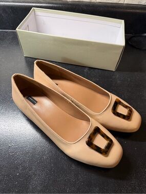 Array Beige Square-Toe Flats with Tortoiseshell Buckle